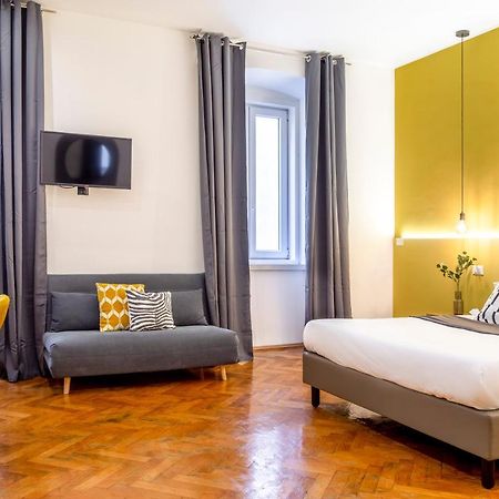 Elegante Appartamento Vicino Alla Stazione - Gold Triest Exterior foto
