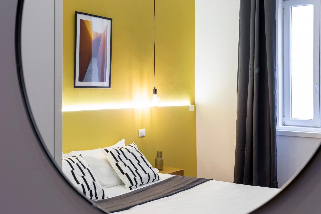 Elegante Appartamento Vicino Alla Stazione - Gold Triest Exterior foto